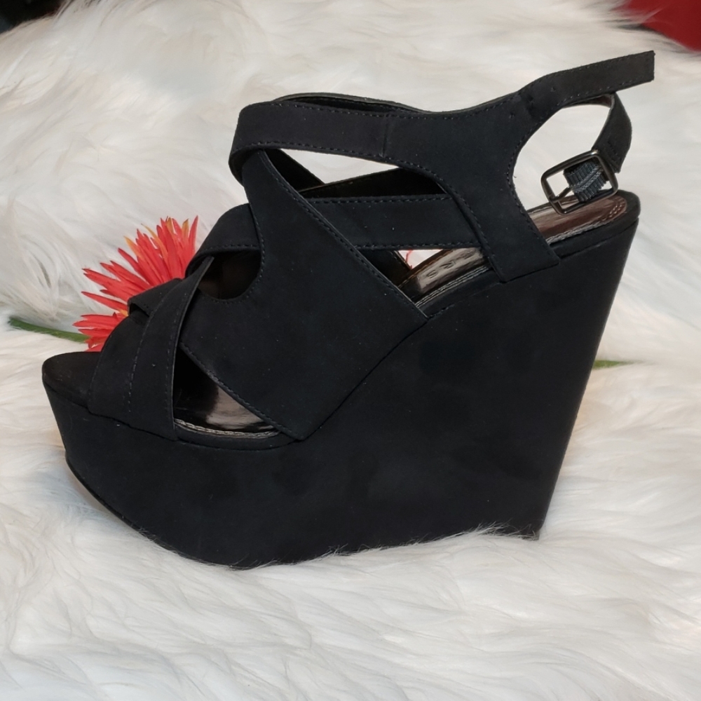 Bakers Cachet Wedges